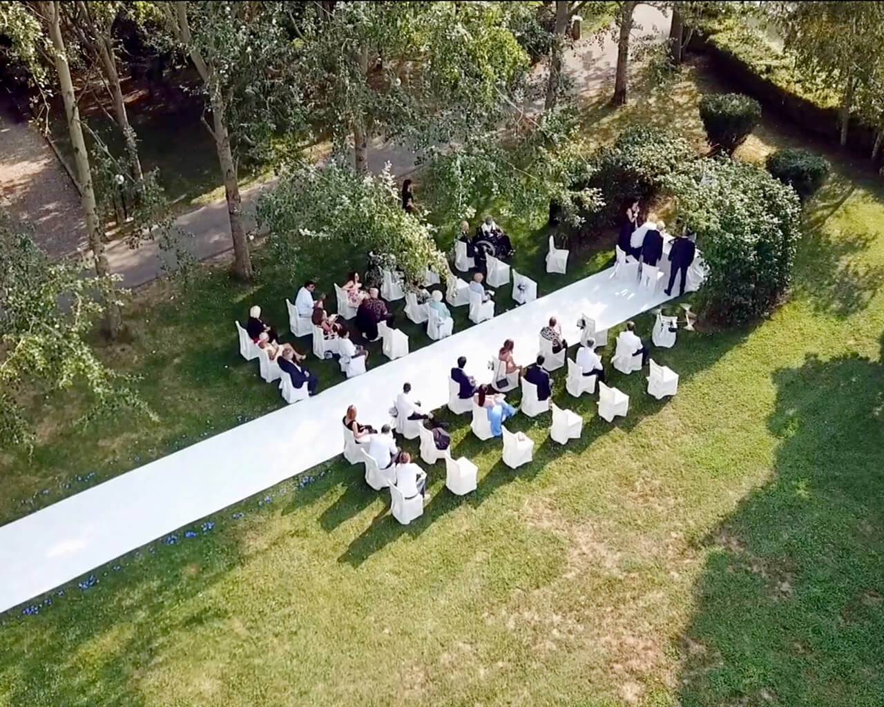 Matrimonio Civile in giardino presso l'agriturismo La Camilla di Concorezzo